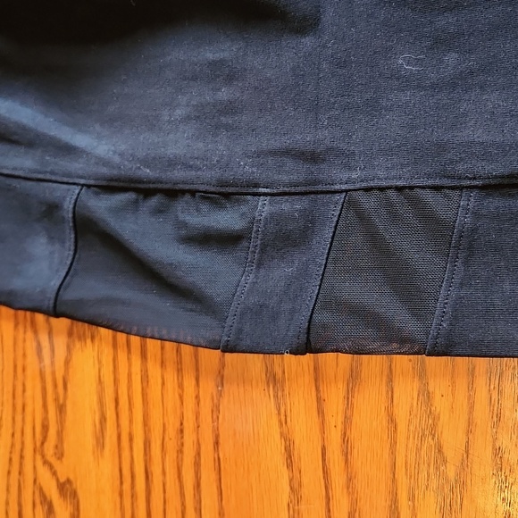 Express Leggings with Mesh Sides - Picture 2 of 7